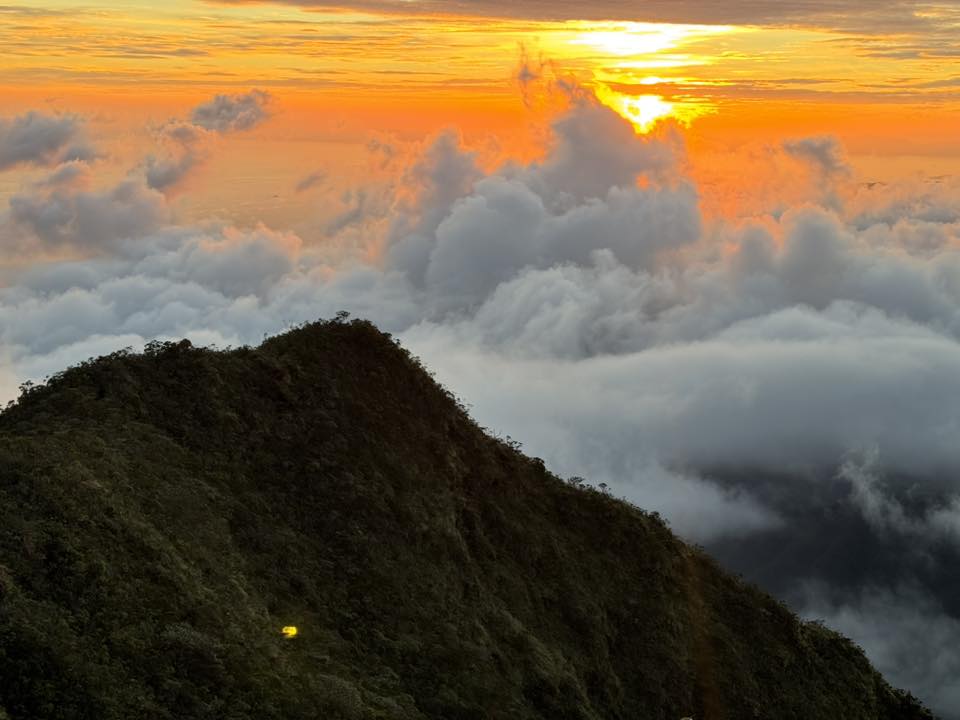 GUITING-GUITING TRAVERSE- WITH CRESTA DE GALLO ISLAND