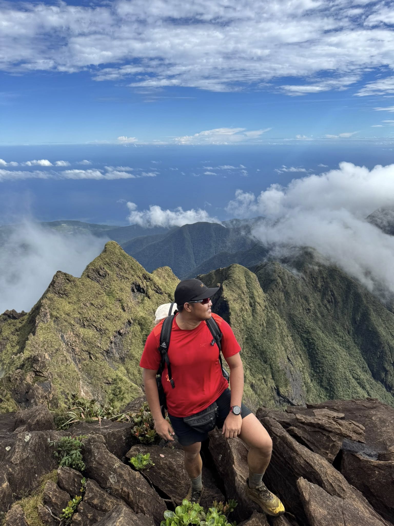 GUITING-GUITING TRAVERSE- WITH CRESTA DE GALLO ISLAND